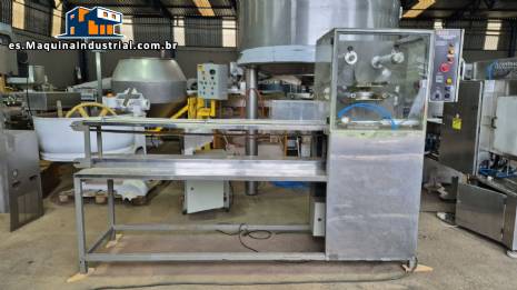 Selladora autom�tica Engemaq para tarros, botellas y vasos con cierre de pl�stico, 900 tarros por hora.
