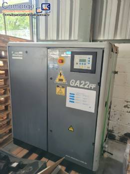 Compresor de aire de tornillo Atlas Copco GA 22 FF de 30 hp con secador de aire integrado.