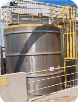 Tanque/dep�sito de almacenamiento de acero inoxidable para productos l�quidos, 28.000 litros.