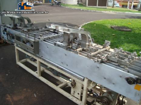 L�nea de llenado para las galletas con el alimentador y 6 hileras Peters