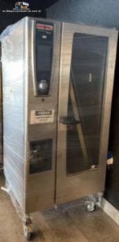 Horno combinado industrial Rational de acero inoxidable con capacidad para 20 bandejas GN 1/1.