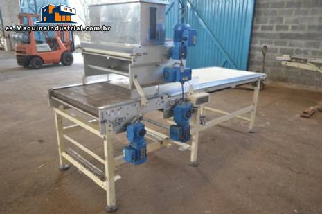 M�quina para pulverizar con coco rallado l�neas continuas