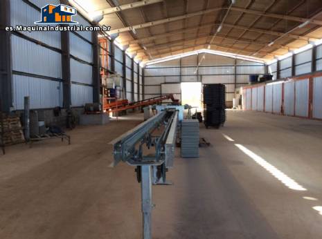 M�quina Vortex para la fabricaci�n de tejas de hormig�n