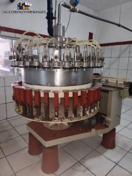 Llenadora autom�tica rotativa con 36 boquillas para botellas y tarros de vidrio