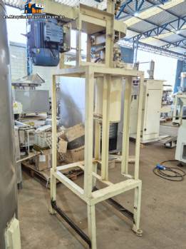 Unidad de afino de chocolate, cobertura y pasta, 300 kg/ciclo, con cuchara de molino y tanque encamisado.