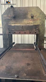 Prensa hidráulica para caucho de 500 x 500 mm con pistón de 400 mm Prensa hidráulica para caucho de 500 x 500 mm con pistón de 400 mm